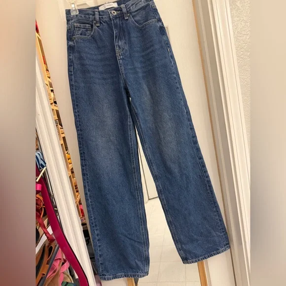 Q2 Premium High Waisted Loose Fit Jeans‎ - Picture 2 of 5